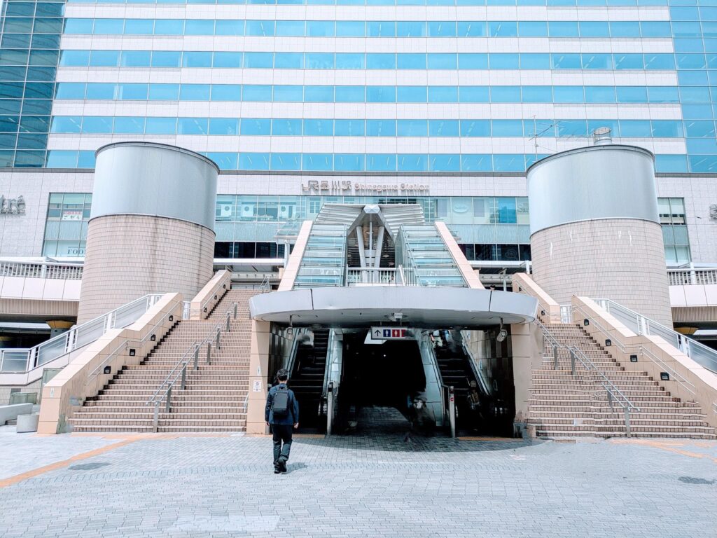 品川駅港南口（東口）